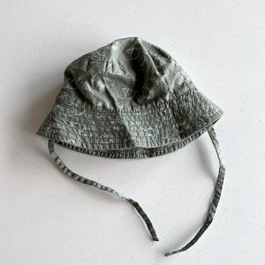 H&M bucket hat (baby)